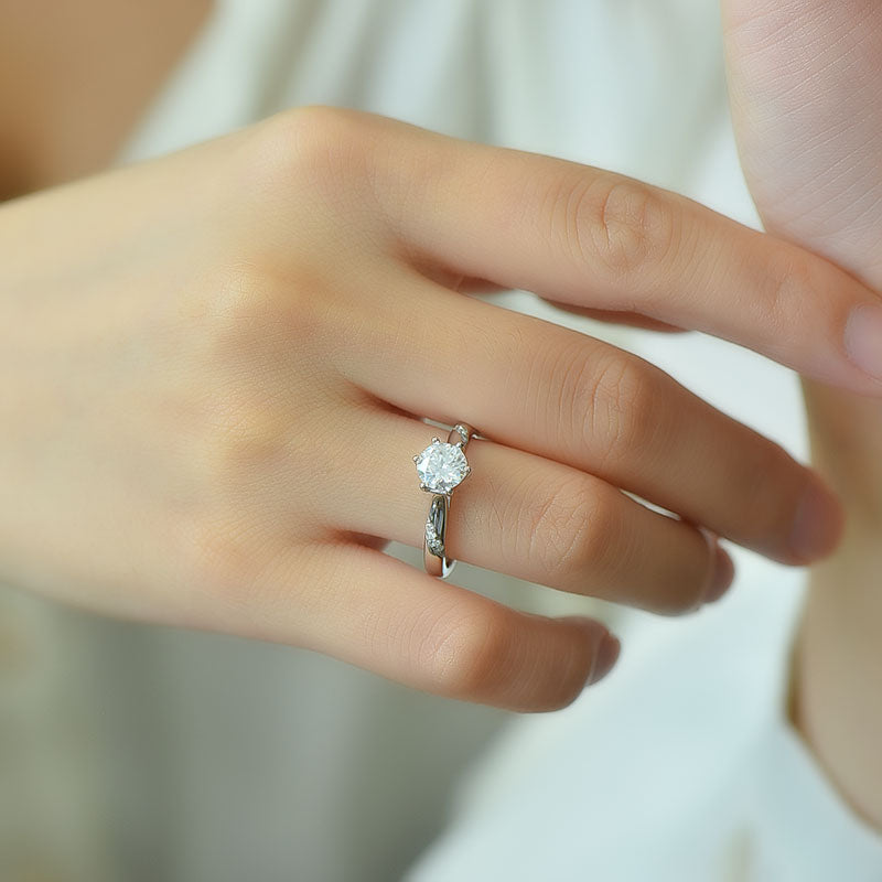 S925 Sterling Silver Ring Moissanite solitaire engagement ring style.