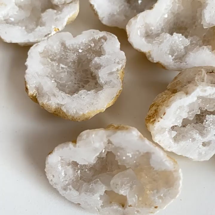 Wholesale natural agate geode half with white clear quartz, raw mineral crystal specimen