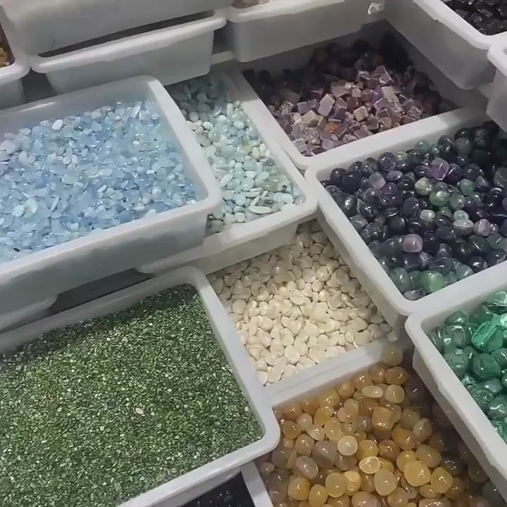 Bulk assorted natural crystal gravel chips, mixed tumbled gemstone chips for resin art, terrarium and crystal craft wholesale