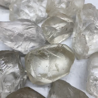 Wholesale bulk natural raw clear quartz chunks, rough clear quartz crystal pieces for crystal decor and collection