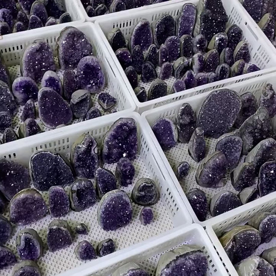 Wholesale natural amethyst geode, purple crystal geode specimen for healing and display