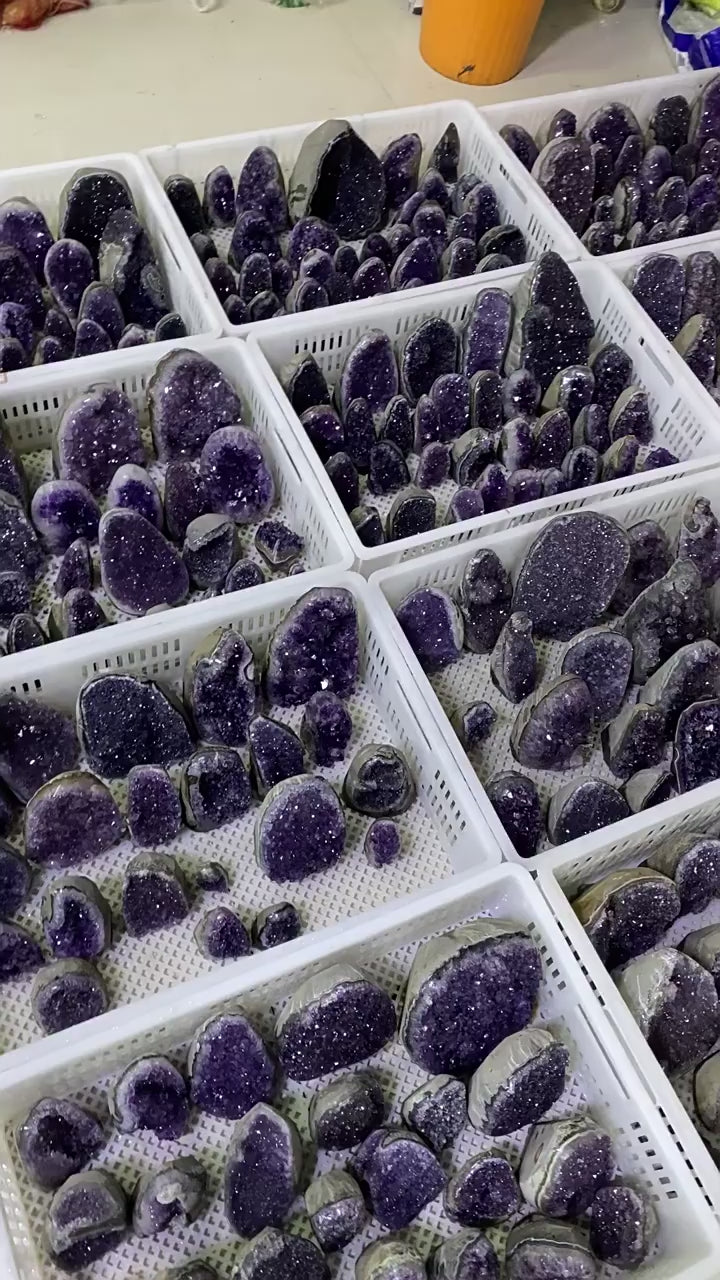 Wholesale natural amethyst geode, purple crystal geode specimen for healing and display