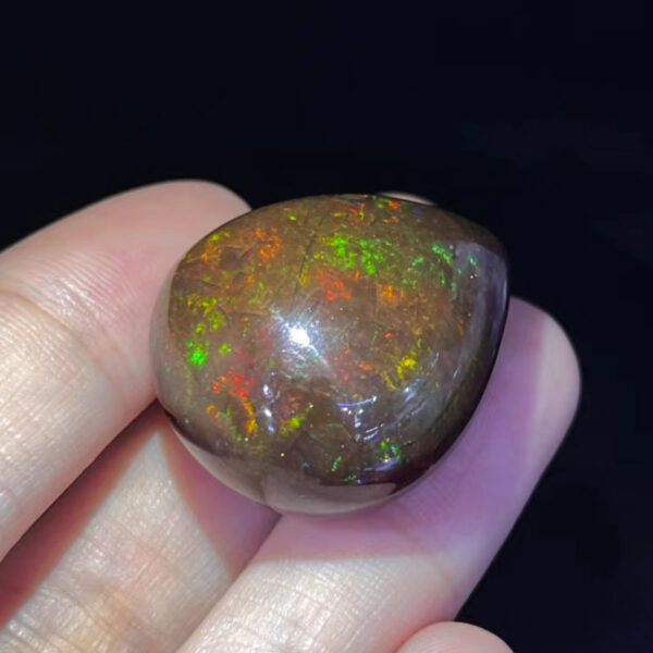Boulder opal stone
